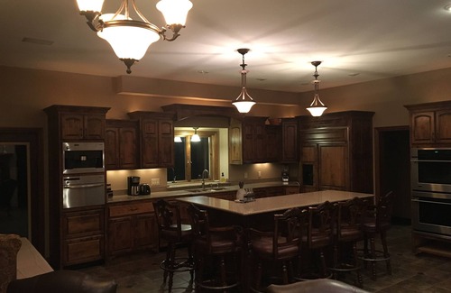 Walnut Shade House | Private, gated manor on 17 acres just minutes from Branson, MO