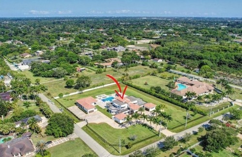 Southwest Ranches House | Private, gated 8-bedroom oasis with 6 car garage in prestigous Southwest Ranches