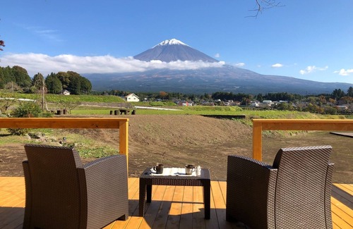 Fujinomiya RV Rental | Private glamping limited to 1 group per day 4 pe/Fujinomiya City Shizuoka
