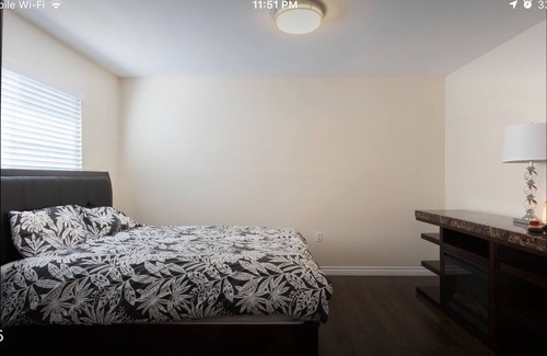 Santa Ana House | Private Guest house close to Disneyland & Little Saigon Mall