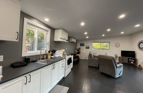 Kingsville House | Private Guest House!