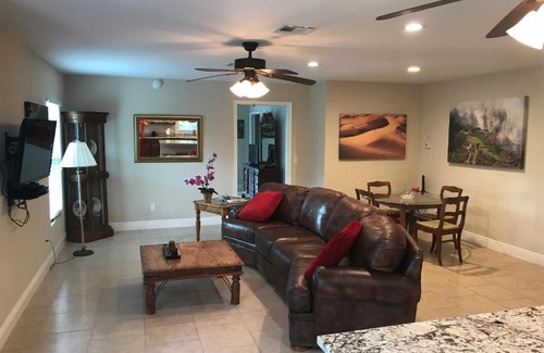 Oakes Estates House | Private Guest House on Acreage