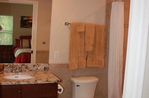 Oakes Estates House | Private Guest House on Acreage