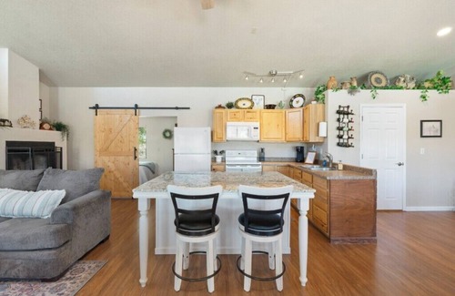 Wickenburg Apartment | Private Guesthouse w/ Pool in Historic Wickenburg!