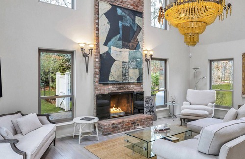Wainscott Woods House | Private Hamptons vacation home, set on an acre of land, entertainer’s...