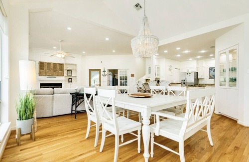 Pirates Beach West House | Private Heated Pool | 5 bdrm | Walk to Beach!
