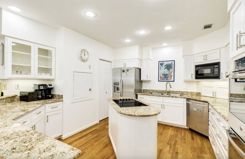 Pirates Beach West House | Private Heated Pool | 5 bdrm | Walk to Beach!