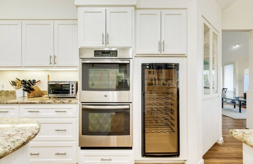 Pirates Beach West House | Private Heated Pool | 5 bdrm | Walk to Beach!