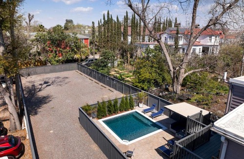 Cannonborough Elliotborough Apartment | Private HEATED Pool Oasis 4 Bedroom Suite