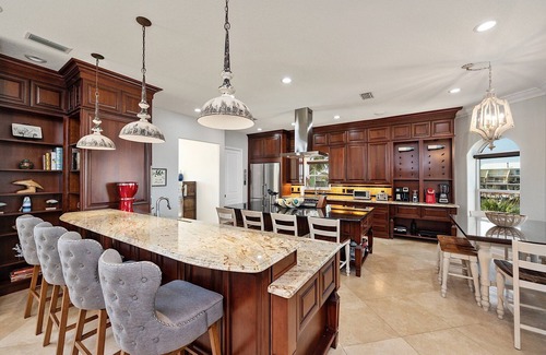 Perdido Key Coves One House | PRIVATE HEATED POOL, PRIVATE BEACH, HOT TUB, Pickleball & Boat Dock & Bay Access