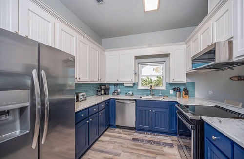 Perdido Key Coves One House | PRIVATE HEATED POOL, PRIVATE BEACH ACCESS, BOAT & BAY ACCESS, VOLLEY/PICKLEBALL!