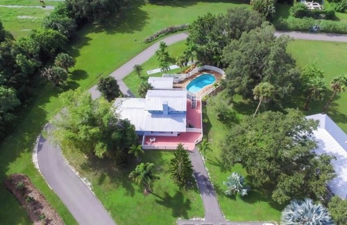 Pineland House | Private Hideaway in Pine Island community Pool and Marina a few steps away.