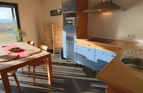 Bruschied Apartment | Private holiday apartment in the Hunsrück with a wonderful valley view and cedar sauna