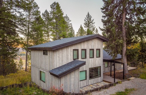 Indian Paintbrush House | Private home in Indian Paintbrush neighborhood direct view of Sleeping Indian