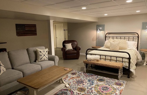 Red Bud House | Private Home, quiet neighborhood, So. IL, close to St. Louis