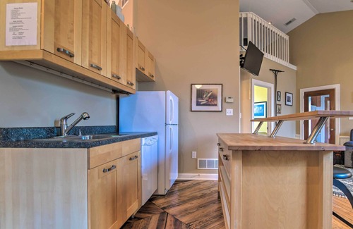Wrightsville Cottage | Private Hot Tub at Cozy Wrightsville Cottage!