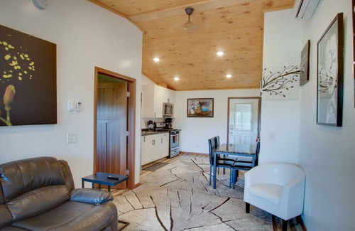 Interlochen Apartment | Private Hot Tub! KING Size Bed Traverse City 18 miles *Crystal Mountain 17 miles