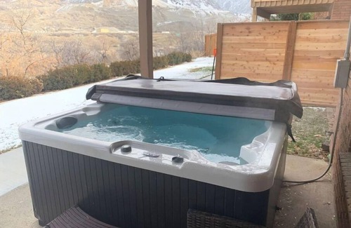 Cottonwood Heights Apartment | Private Hot Tub with a Mountain and City View!