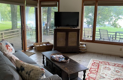 Cotter House | Private House with White River Frontage and Trophy Trout