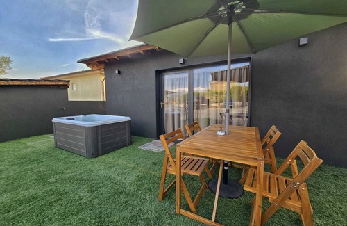 Teloes House | Private Jacuzzi in Amarante
