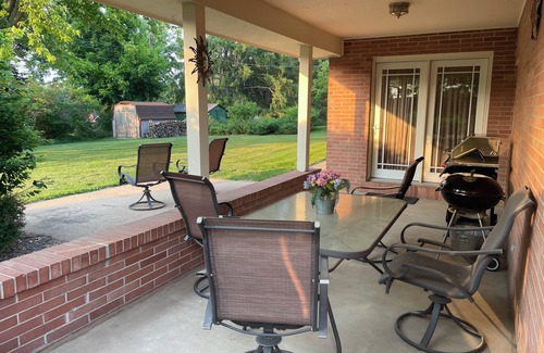 Dubuque House | Private king suite DBQ