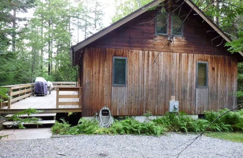 Mount Desert Cabin | Private Lake Access near Acadia National Park - 3 bedrooms available