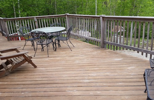 Hanover House | Private lake access on Howard Pond