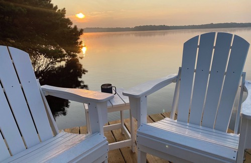 Centerville Cottage | Private Lake Front Cottage