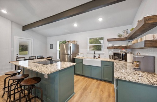 Dennis Apartment | Private Lake Stay, Kayaks, 2.5 acres, July Dates Open