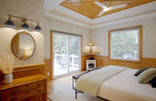 Chestertown House | Private Lakefront! 17 beds! Hot Tub! 20 min to Ski!
