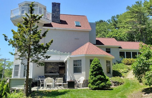 Kittery Point House | Private Lighthouse at Waterfront Chauncey Creek