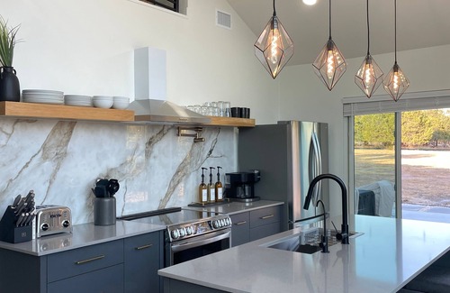 Brushy Creek Apartment | Private Loft Retreat | Hot Tub, Pool & Nature