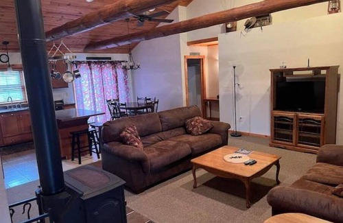 Merrillan Cabin | Private Log Cabin near Lake Arbutus and ATV trailsn