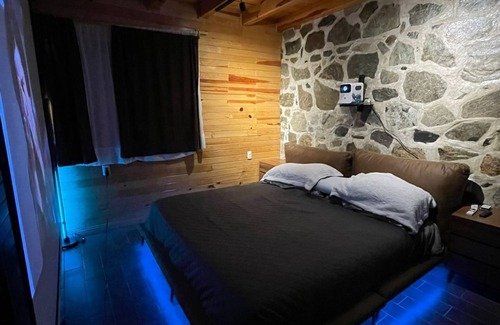 Mazamitla Cabin | Private Luxury Cabin with Home Cinema - Escape to the Mountains of Mazamitla!