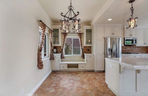 Woodland Hills House | Private luxury retreat home. Located Near Shopping & the Beach