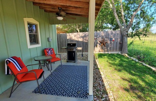 Fredericksburg Cottage | Private Luxury, Views, Nature, German History And Texas Hospitality!