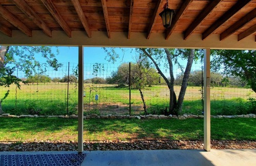 Fredericksburg Cottage | Private Luxury, Views, Nature, German History And Texas Hospitality!