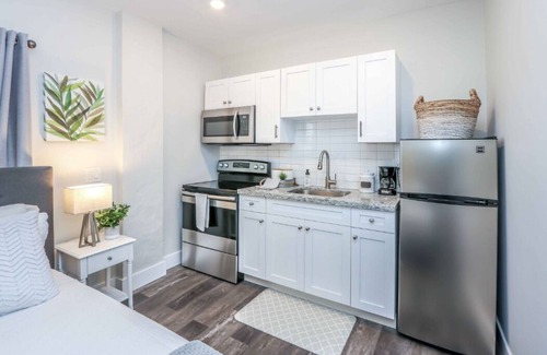 Coral Terrace Apartment | Private Miami Studio - Central Location, WiFi & AC