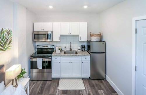 Coral Terrace Apartment | Private Miami Studio - Central Location, WiFi & AC