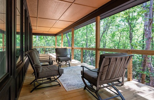 Arden House | Private Modern Barndominium near Breweries, Airport, Biking, Hiking +