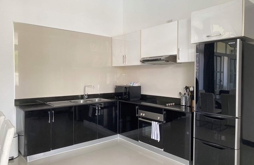 Nong Kae Villa | Private modern Pool villa 3 bed ensuite 10mins drive to Takiab beach & Bluport
