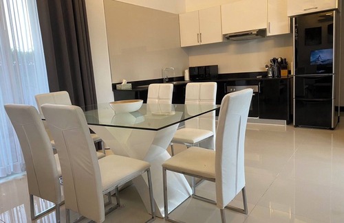 Nong Kae Villa | Private modern Pool villa 3 bed ensuite 10mins drive to Takiab beach & Bluport