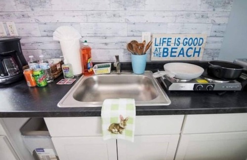 Columbia Heights House | Private Patio Cozy Apt + fireplace + Queen Bed