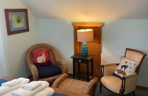 Tierra Del Mar House | Private pet friendly beach house, steps to beach