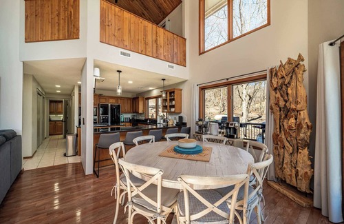 Garfield House | Private Pickleball Court, Sleeps 12, Lake Front