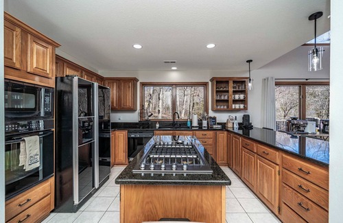 Garfield House | Private Pickleball Court, Sleeps 12, Lake Front