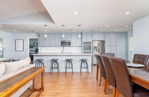 East Oak Hill House | Private Pool 3 Bed 2.5 bath South Austin 6 miles from Downtown