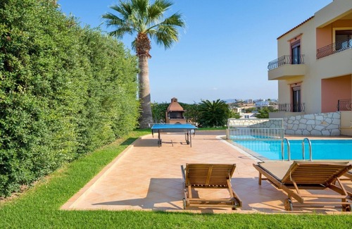 Stalos Villa | Private pool *500mt to Stalos beach*Stunning view*Walk to Taverna & Supermarket