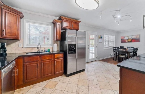 Decatur House | Private Pool ATL w Grill and Outdoor Dining