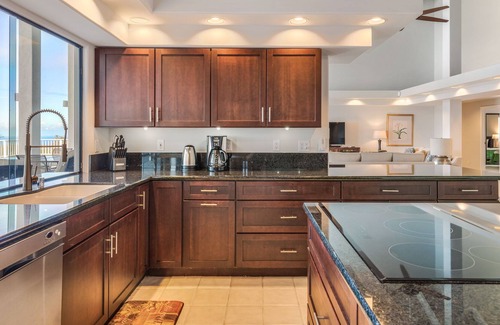 Kona Palisades House | Private Pool + Big Ocean Views - Luxury Retreat Perfect for Families, Friends